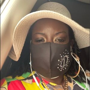 Meet your Posher, Deborah